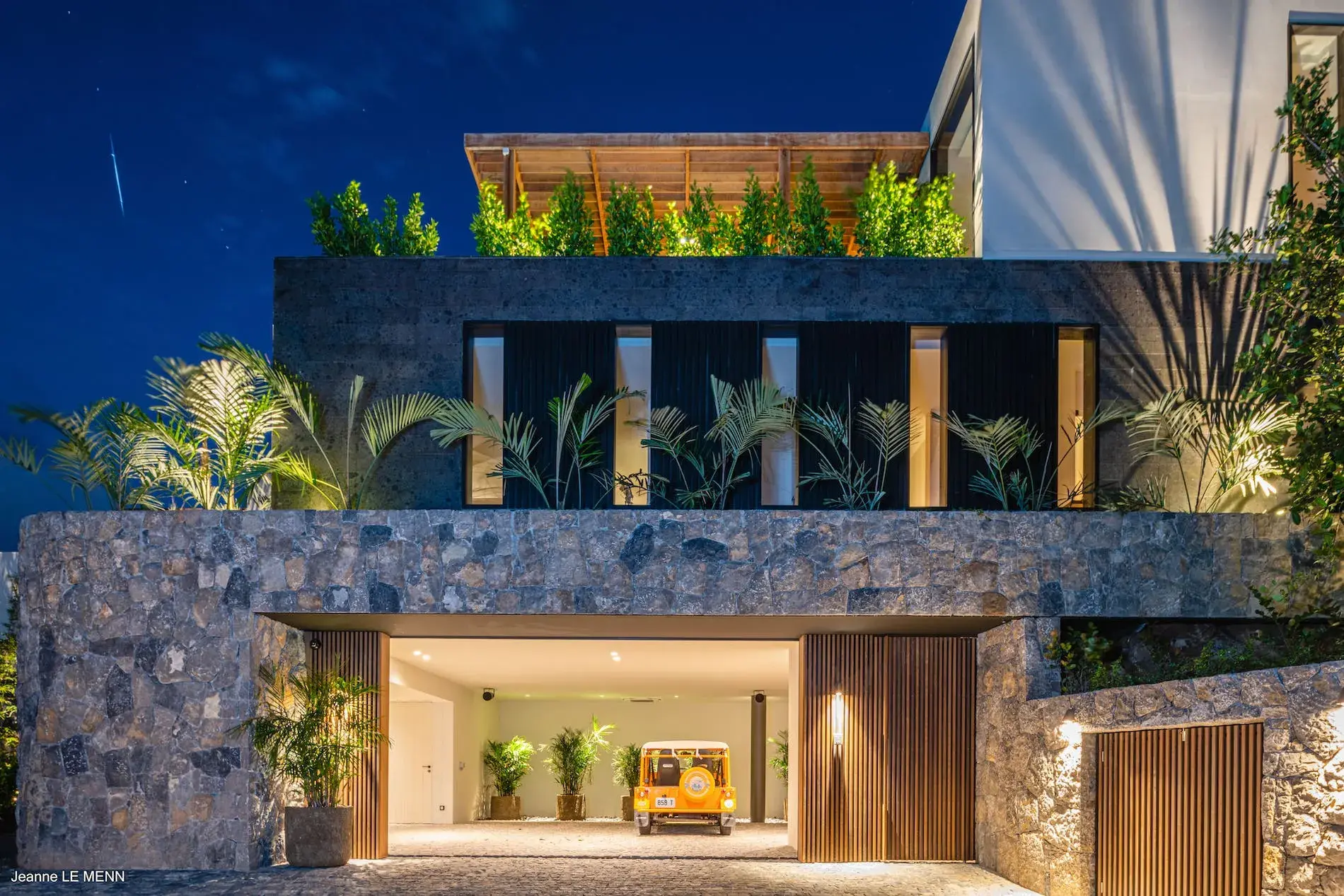 Villa Never Say Never thumb 30