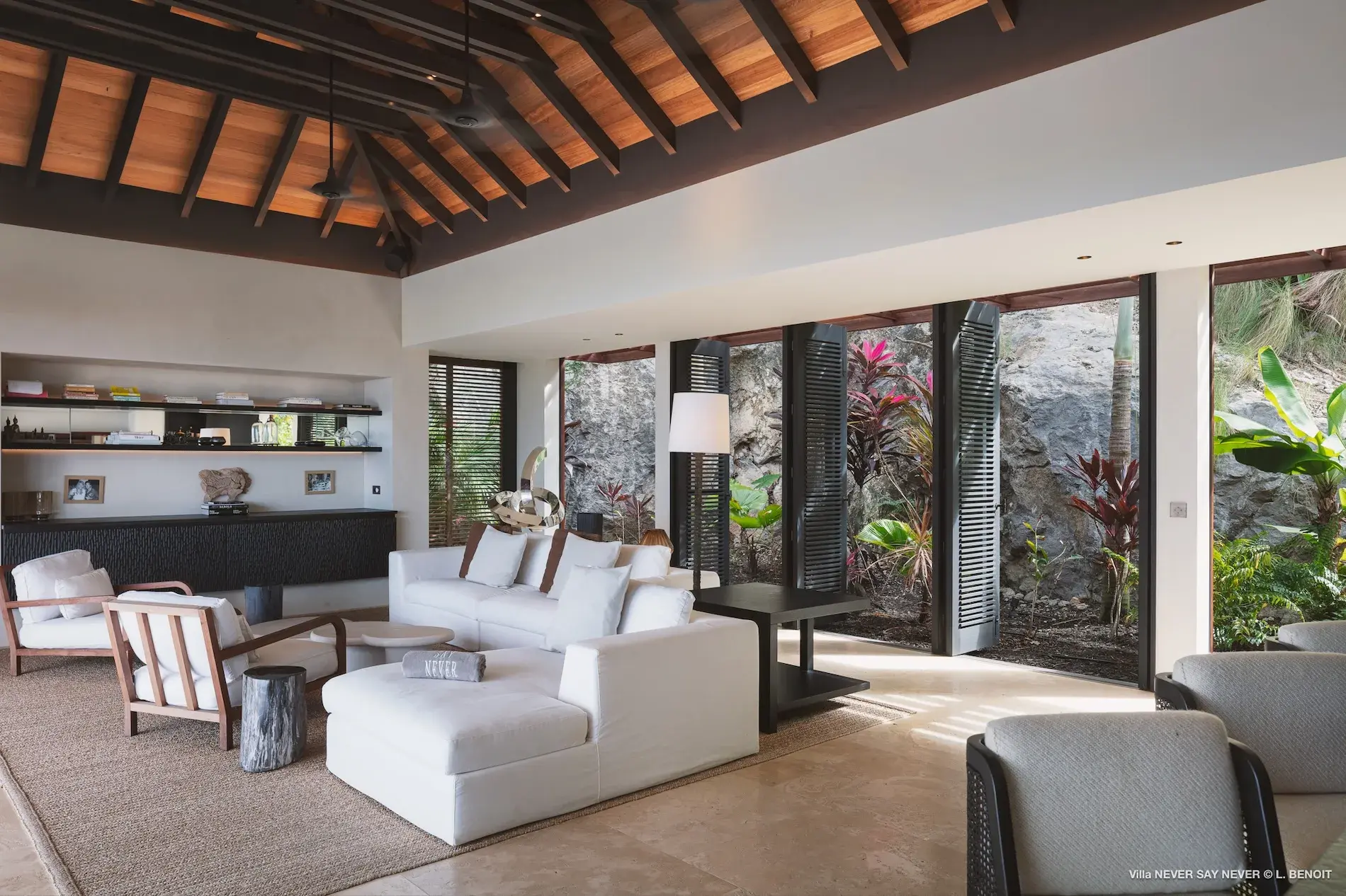 Villa Never Say Never thumb 9