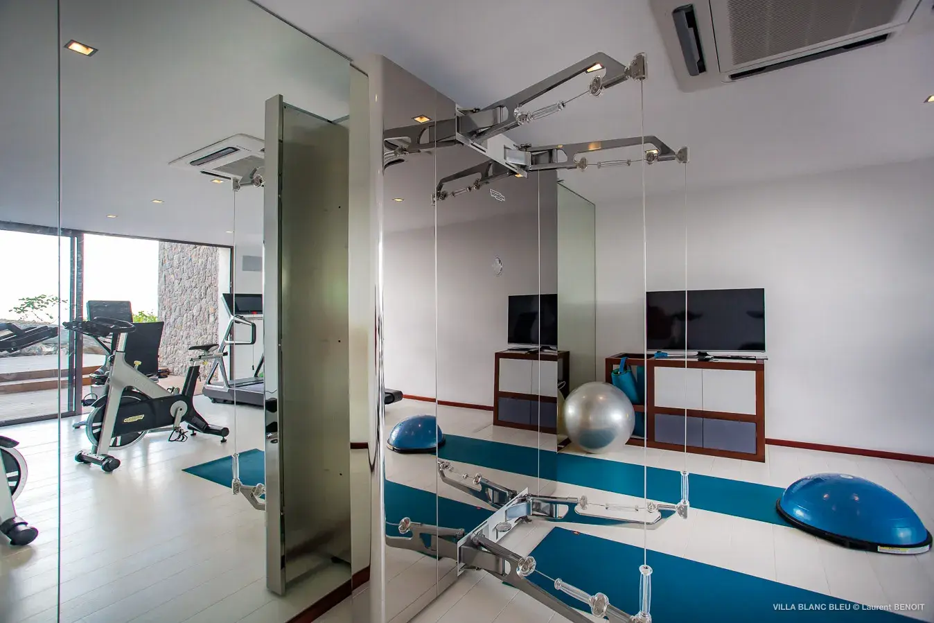 Villa Blanc Bleu thumb 32