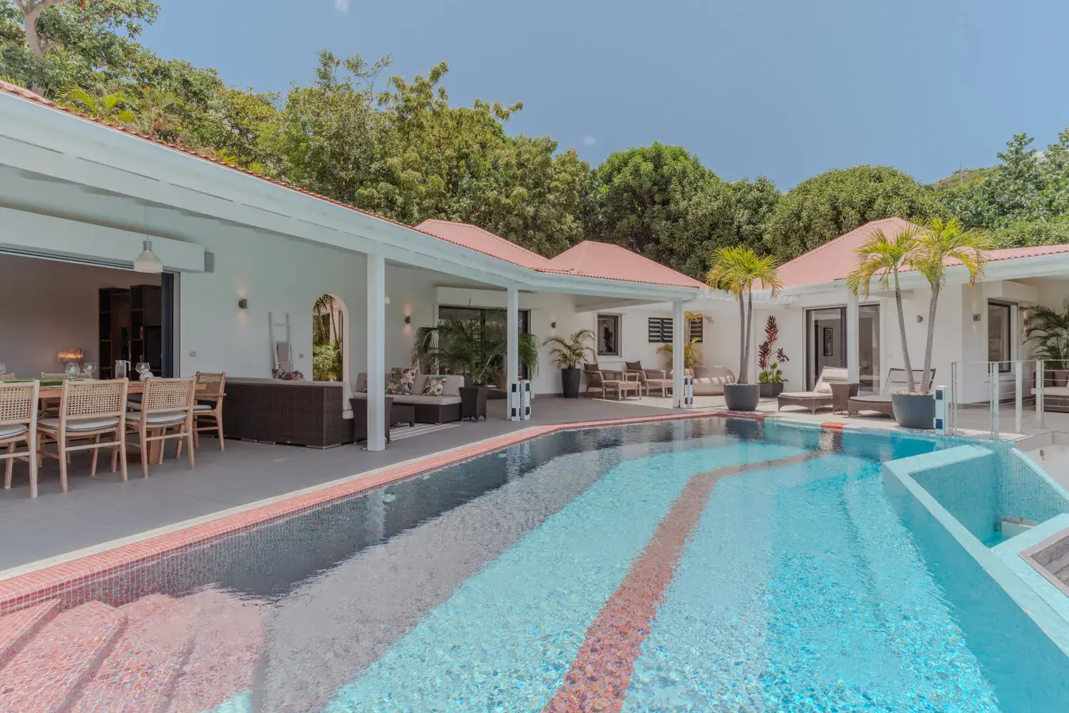 Villa Maison Rouge thumb 2