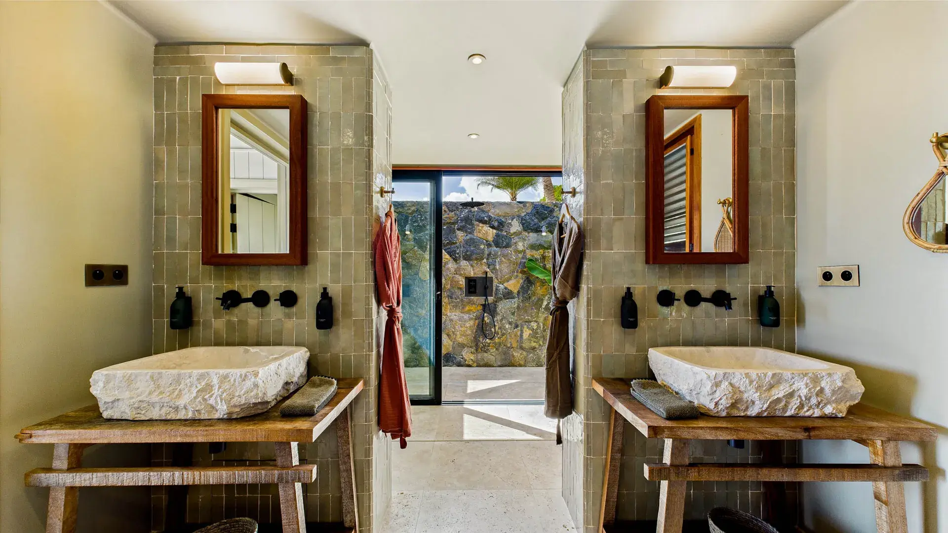 Villa Clyde thumb 25